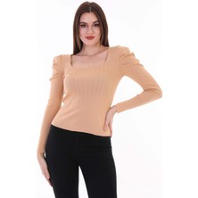 Pinpery Kadın Bej Kolu Pileli Büzgülü Prenses Kol Kare Yaka Bluz Kazak