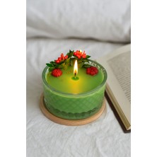Nish Candles Cam Kasede Yeni Yıl Temalı Renkli Bitkiler ve Kırmızı Mini Kabaklarla Süslemeli Yeşil Soya Mumu