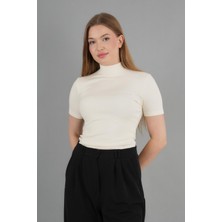 Alexandergardı Dik Yaka T-Shirt