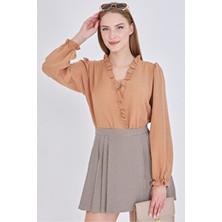 Armonika Kadın Camel Yakası ve Önü Fırfır Detaylı Kolları Lastikli Uzun Kollu Bluz ARM-25K001030