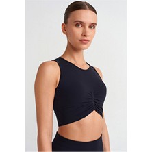 Sırtı Delikli Pedli Crop Üst Siyah