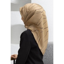 Vissona %100 Twill Ipek Çizgi Desenli Bej - Siyah Renkli 90X90 Eşarp Dikim Şekli : El Dikişi
