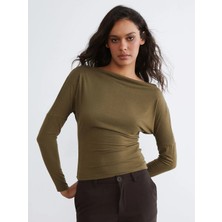 LC Waikiki Lcw Vision Haki Kayık Yaka Bluz