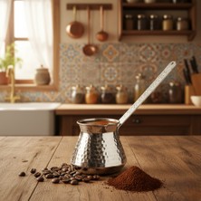 Ludia El Yapımı 350ML Dekoratif Işlemeli Kalın Bakır Cezve (8,5CMX10,5CM)