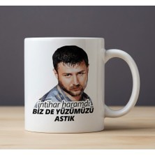 Sartre Art "inti*ar Haramdı Biz De Yüzümüzü Astık" Espirili Azer Bülbül Tasarımlı Hediyelik Kupa Bardak