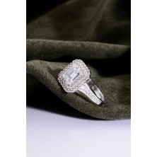 Innuendo 925 Ayar Gümüş Zirkon Baget Kesim Taşlı Yüzük