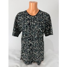 Yaşar Triko Kadın Yeşil Siyah Desenli U Yaka Kısa Kollu Yanları Yırtmaçlı Viskon Anne Penye Tişört