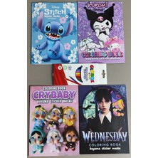 Ada Çanta Kırtasiye 4 Adet Stickerli Boyama Kitabı ve 12 Li Kuru Boya Kalemi (Stitch(M)/kuromi/wednesday/crybaby)