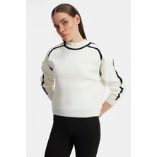 Shemall Luxury Kadın Italyan Kol Şerit Detaylı Triko Kazak