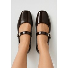 Nmoda Tuğra Tokalı Rugan Kahve Kadın Babet Ayakkabı Altın Tokalı Şık Hafif Ortopedik Ses Yapmaz Taban