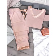 EDAM V Yaka Somon Saten Detaylı Kışlık Pijama Takım