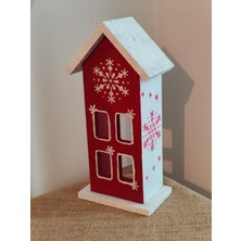 Elaceren Elaca Ahşap Kırmızı Beyaz Dekoratif Mini Ev – Kış Temalı, Kar Desenli, Yılbaşı Noel Süsü, LED Mumla Aydınlatılan Masa ve Duvar Dekoru