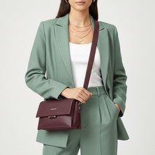 Madame Kadın Çantası | Metal Tokalı, Kalın Askılı | Çapraz Omuz Çantası | Şık ve Günlük Kullanım