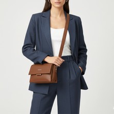 Madame Kadın Çantası | Metal Tokalı, Kalın Askılı | Çapraz Omuz Çantası | Şık ve Günlük Kullanım