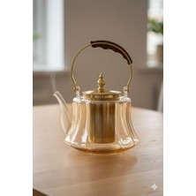 Ahşap Saplı Isıya Dayanıklı Borosilikat Amber Cam Demlik – 1200 ml Süzgeçli Cam Demlik