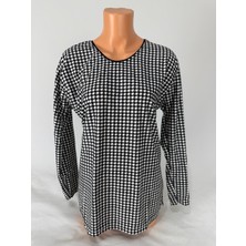 Yaşar Triko Kadın Siyah Beyaz Desenli U Yaka Uzun Kollu Yanları Yırtmaçlı Süet Anne Penye Tişört