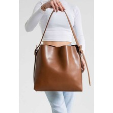 Rivina Kadın Büyük Boy Mıknatıslı Kapaklı Iç Fermuarlı Ayarlanabilir El ve Omuz Çantası