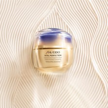 Shiseido Toparlanmış, Şekillendirilmiş ve Yeniden Belirginleştirilmiş Bir Cilt Sağlayan Krem 30 ml