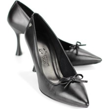 Gökhan Talay Mila Esnek Yumuşak Kaymaz Taban (8 Cm) Siyah Cilt Ince Bıyık Fiyonk Kadın Topuklu Ayakkabı