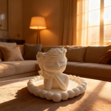 Ftrk Store Dekoratif Kız Figürlü ve Kalpli Tepsi – Minimalist & Şık Tasarım