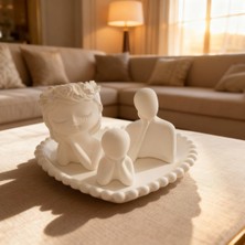 Ftrk Store Vanilya Kokulu Aile Figürlü Dekoratif Mum Seti – Tabak Dahil