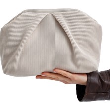 Heybes Kadın Krem Piliseli Clutch El Çantası