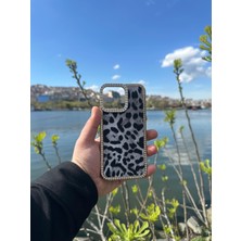 KumOziShop iPhone 13/14 Uyumlu Leopar Baskılı Deri Kenarları Taşlı Kılıf