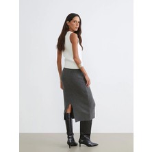 LC Waikiki Lcw Vision Antrasit Beli Lastikli Yırtmaçlı Triko Etek