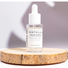 Skin1004 Cilt Tonunu Dengelemek Amacıyla Geliştirilmiş Özel Formüllü Aydınlatıcı Serum 30ML