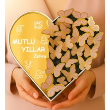 Giftstime Kişiye Özel  Gold Pleksi Isim Yazılı Mutlu Yıllar Mesajlı Kalp Kutu Kelebek Tasarımlı