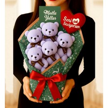 Giftstime Kişiye Özel Ayıcık Buketi - 5'li Sevimli Ayıcık ve Seni Çok Seviyorum Kalpli Mutlu Yıllar Mesajlı