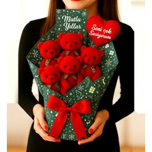Giftstime Yılbaşı Ayıcık  Buketi Tutku Dolu Kırmızı: 5'li Kişiye Özel Fotoğraflı Kırmızı Ayıcık Yeniyıl Buketi