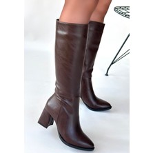 Alfaze Sivri Burun Düz Yandan Fermuarlı Diz Altı Çizme Acı Kahve Topuk Boyu 7 cm