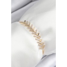 Dktt Pirinç Zirkon Taşlı Sıralı Ok Model Gold Renk Asansörlü Kadın Bileklik - TJ-BB7457