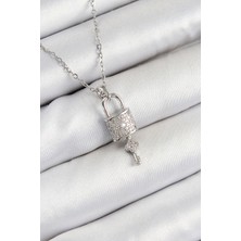 Dktt 316L Çelik Zirkon Taşlı Kilit Ve Sallantılı Anahtar Model Gümüş Renk Kadın Kolye - TJ-BKO10354