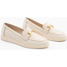 2132 Kadın Ekru Tokalı Loafer Ayakkabı