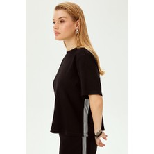 Allyco Bisiklet Yaka Kısa Kollu Şerit Detaylı Örme Tişört