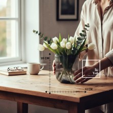 İki Yedi Konsept Nadia 771 Ribbed Şeffaf Cam Vazo, Füme Renkli Dekoratif Çiçek Vazosu – 18 cm Dekoratif Obje Hediye