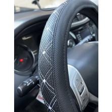 R.O RELAXOTOAKSESUAR Parçalı Kapitone,geçmeli Direksiyon Kılıfı,beyaz Nakışlı 38-40CM