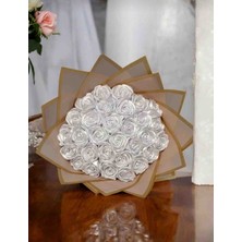 El Emeği 30 Beyaz Saten Gülden Oluşan Gül Buketi