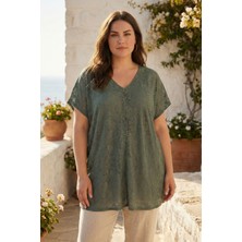 Stil Diva Büyük Beden V Yaka Kısa Kollu Çiçek Desenli Transparan Astarsız T-Shirt 304214