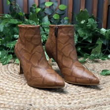 Mey Ayakkabı Yılan Deri Desenli Ince Gold Topuklu Taba Bot M4593