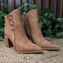 Mey Ayakkabı Lüks Gold Düğme Detaylı Taba Kadın Süet Yüksek Topuklu Bot M4584