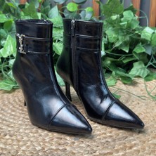 Mey Ayakkabı Harf Tokalı Ince Topuklu Düz Siyah Kadın Bot M4602