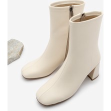 Marjin Kadın Küt Burun Fermuarlı Topuklu Bot Nonas Ekru