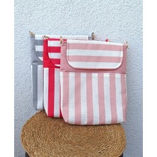 Nga's Pembe Askı Hediyeli Tablet Çantası, Kuran Kılıfı, Kitap Kılıfı, Postacı Çanta - Kırmızı Çizgili Su Itici Kumaş