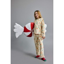 DeFacto Yılbaşı Temalı Pijama Takımı Kadife Uzun Kollu Üst Uzun Alt Kız Çocuk F1210A825AU