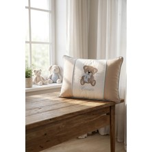 Atölye Müge Kişiye Özel Isimli Ayıcık Temalı Mavi Biyeli Bebek Yastığı 30X40 cm