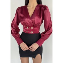 Gülseli Kadın Kruvaze Yaka Gold Düğme Detaylı Saten Bluz P-00019749