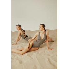 Anais Margaux Noelle Grey Parlak Mayo
